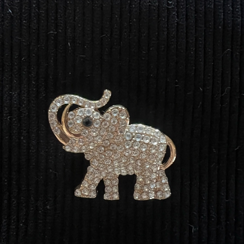 Silver Elephant pendant with Rhinestones - Picture 3 of 4